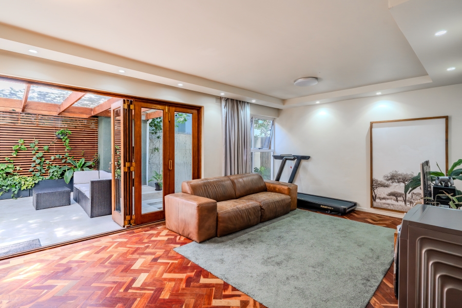 2 Bedroom Property for Sale in Three Anchor Bay Western Cape